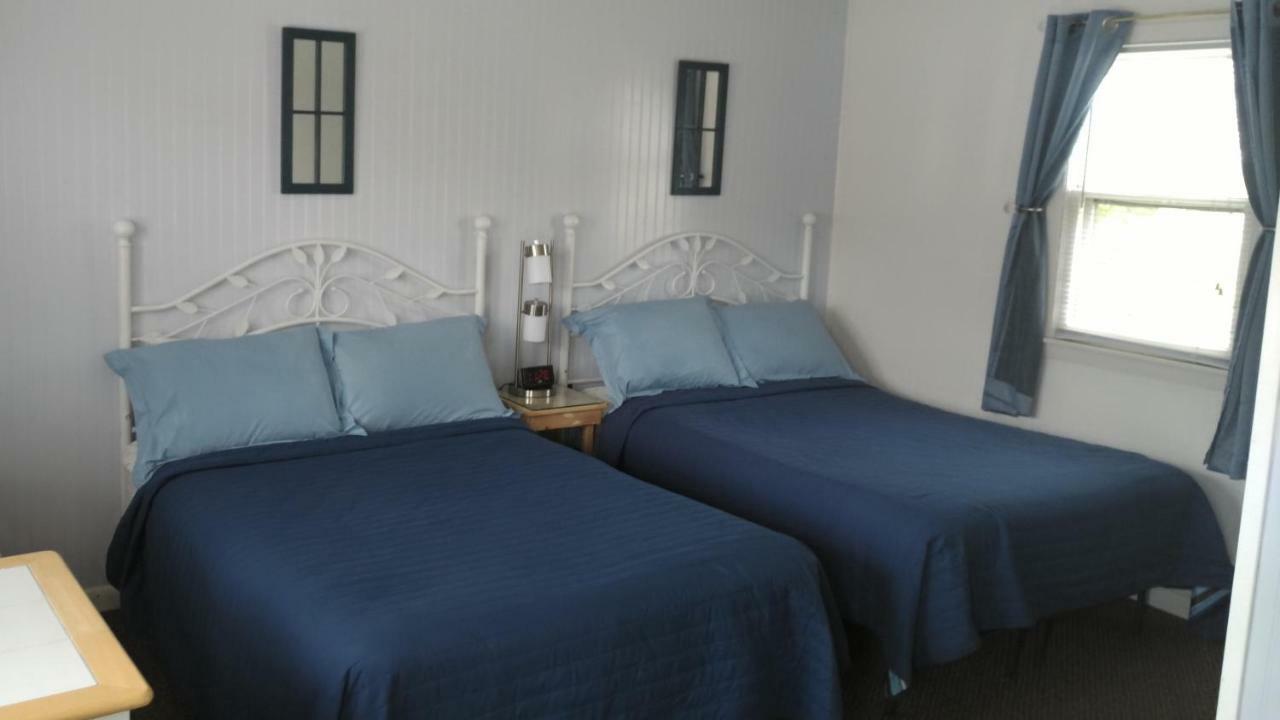 Midway Lodging Cornish Εξωτερικό φωτογραφία