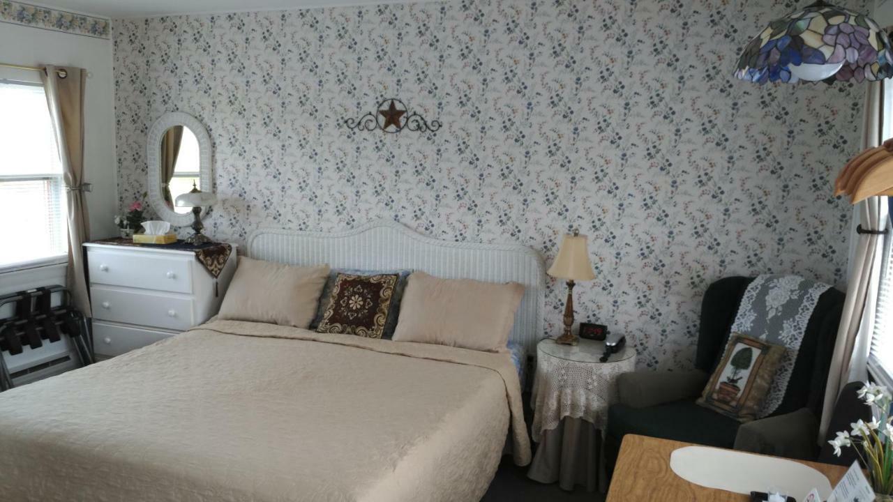 Midway Lodging Cornish Εξωτερικό φωτογραφία