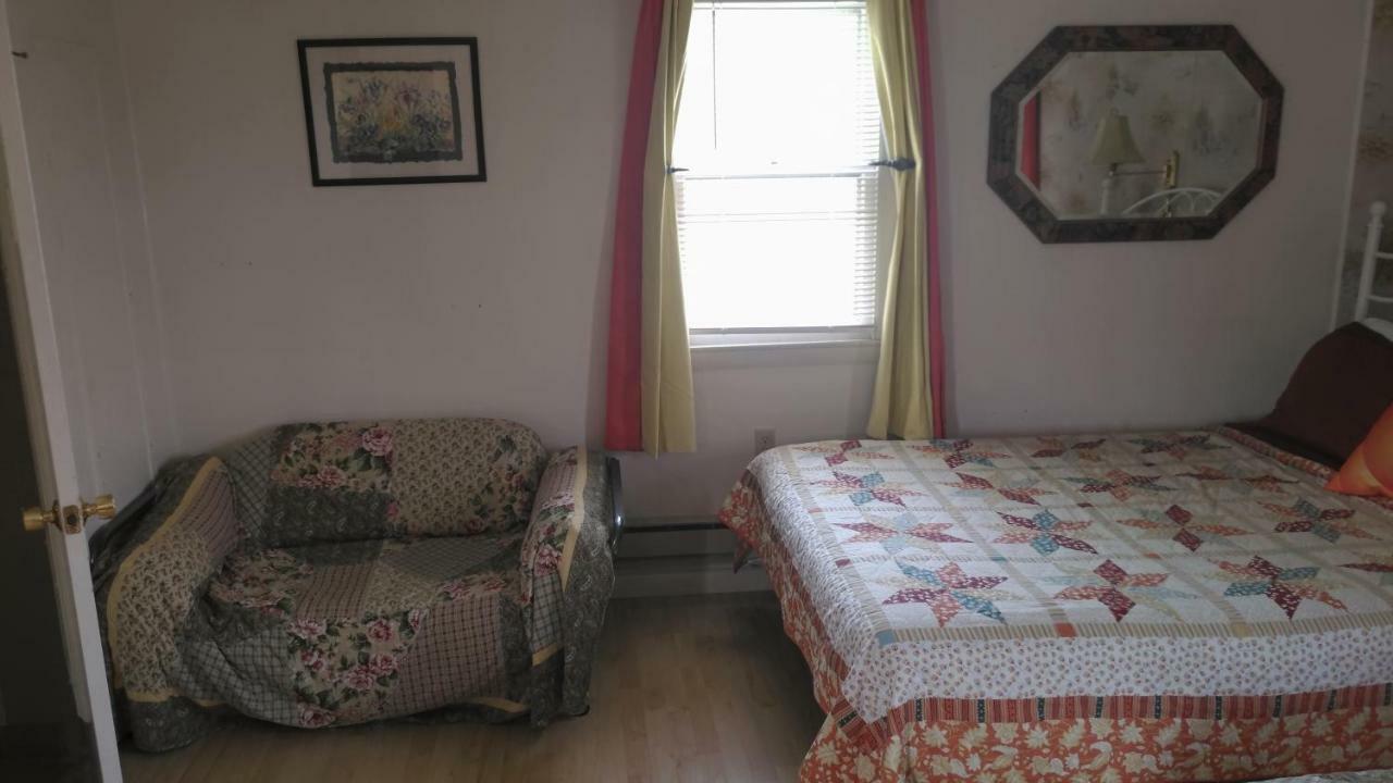 Midway Lodging Cornish Εξωτερικό φωτογραφία
