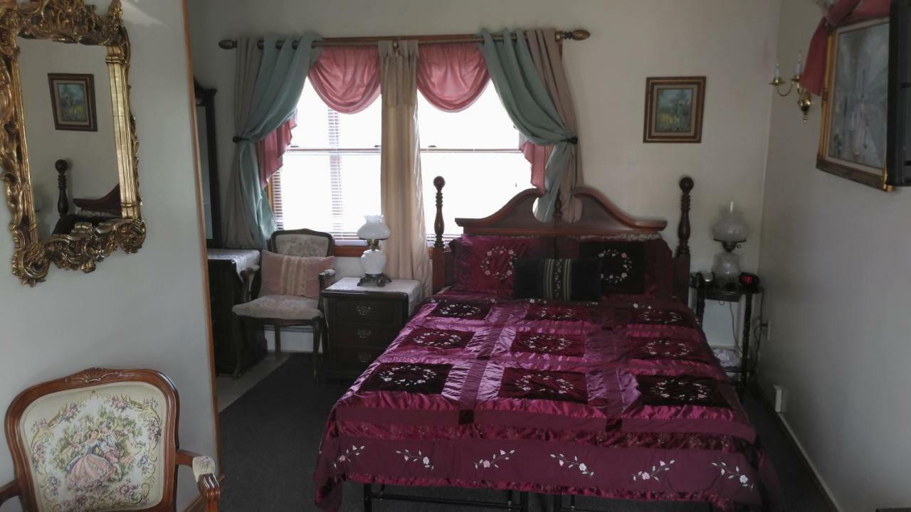 Midway Lodging Cornish Εξωτερικό φωτογραφία