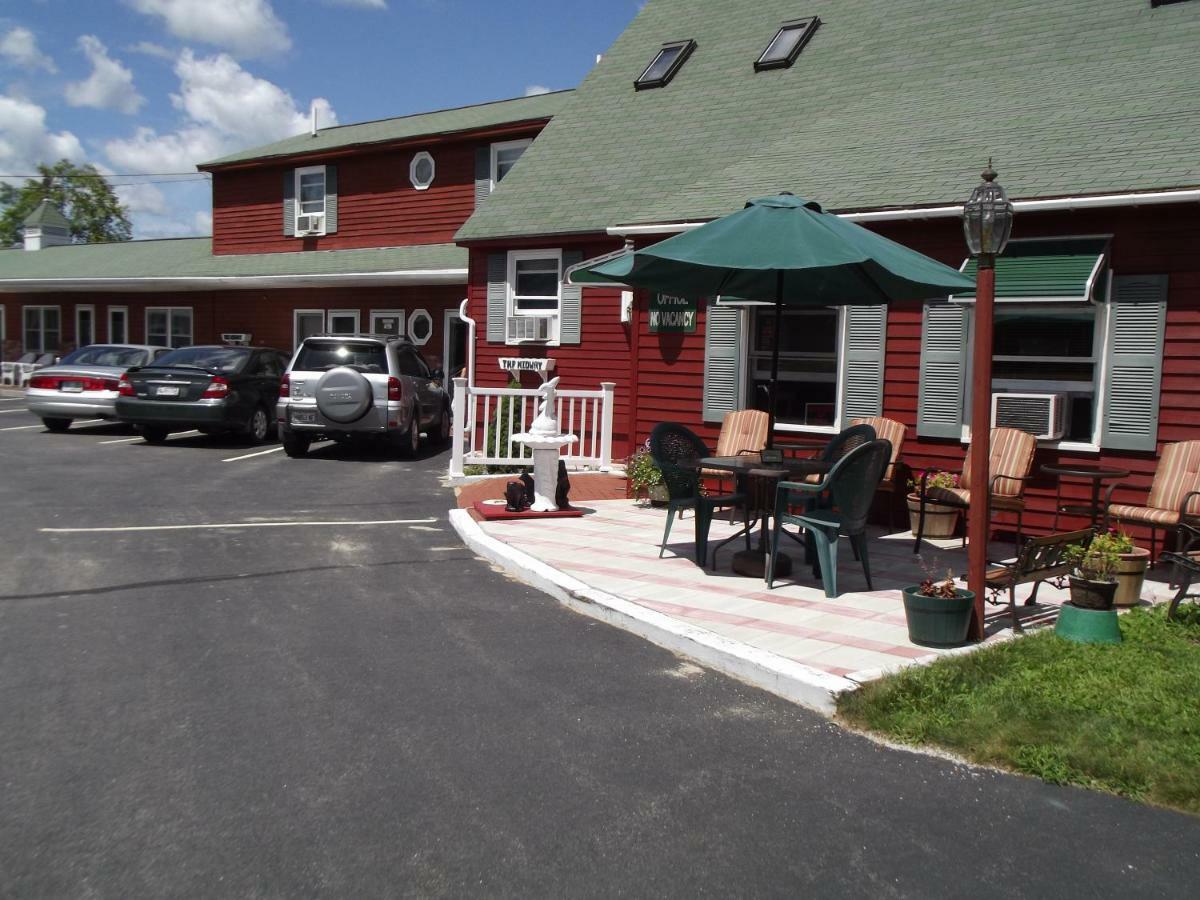 Midway Lodging Cornish Εξωτερικό φωτογραφία