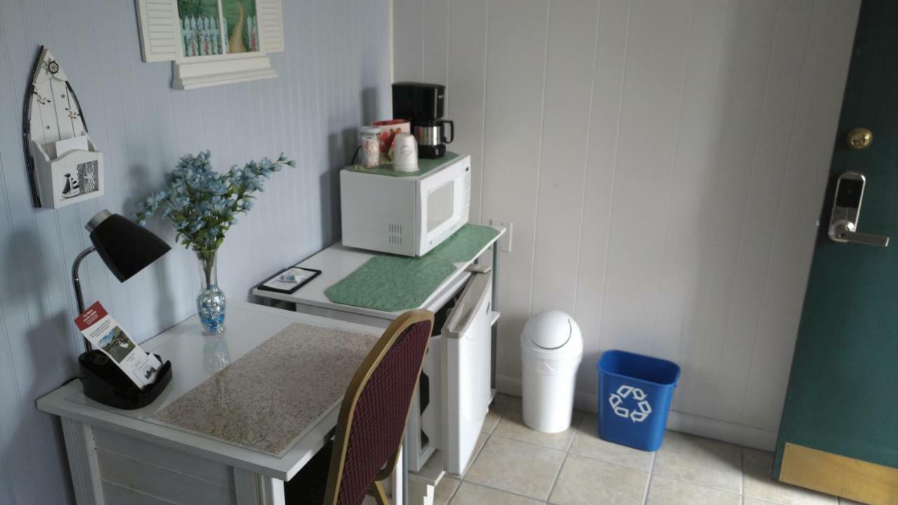 Midway Lodging Cornish Εξωτερικό φωτογραφία