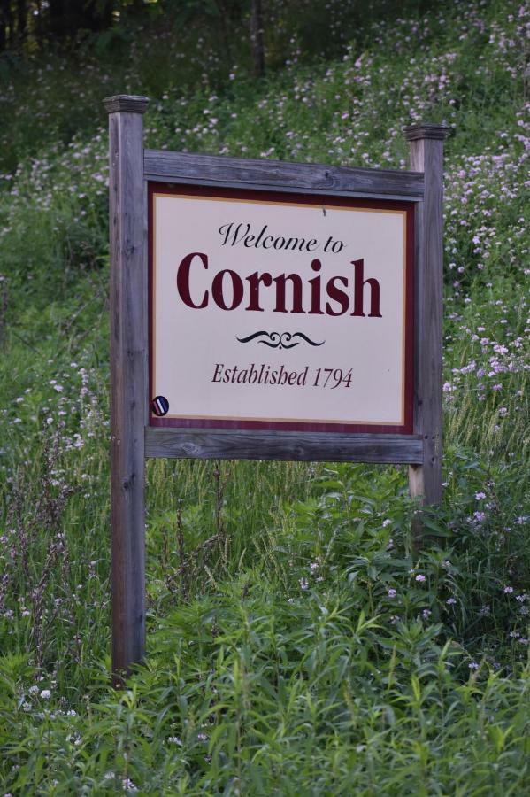 Midway Lodging Cornish Εξωτερικό φωτογραφία